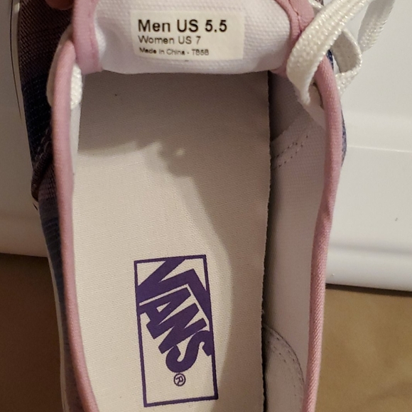 Vans - Picture 7 of 9